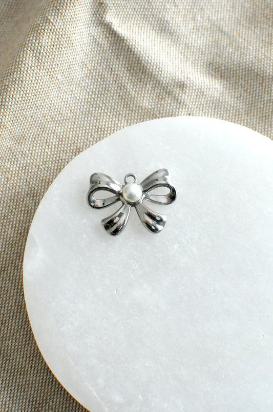 Statement Pearl Bow Charm