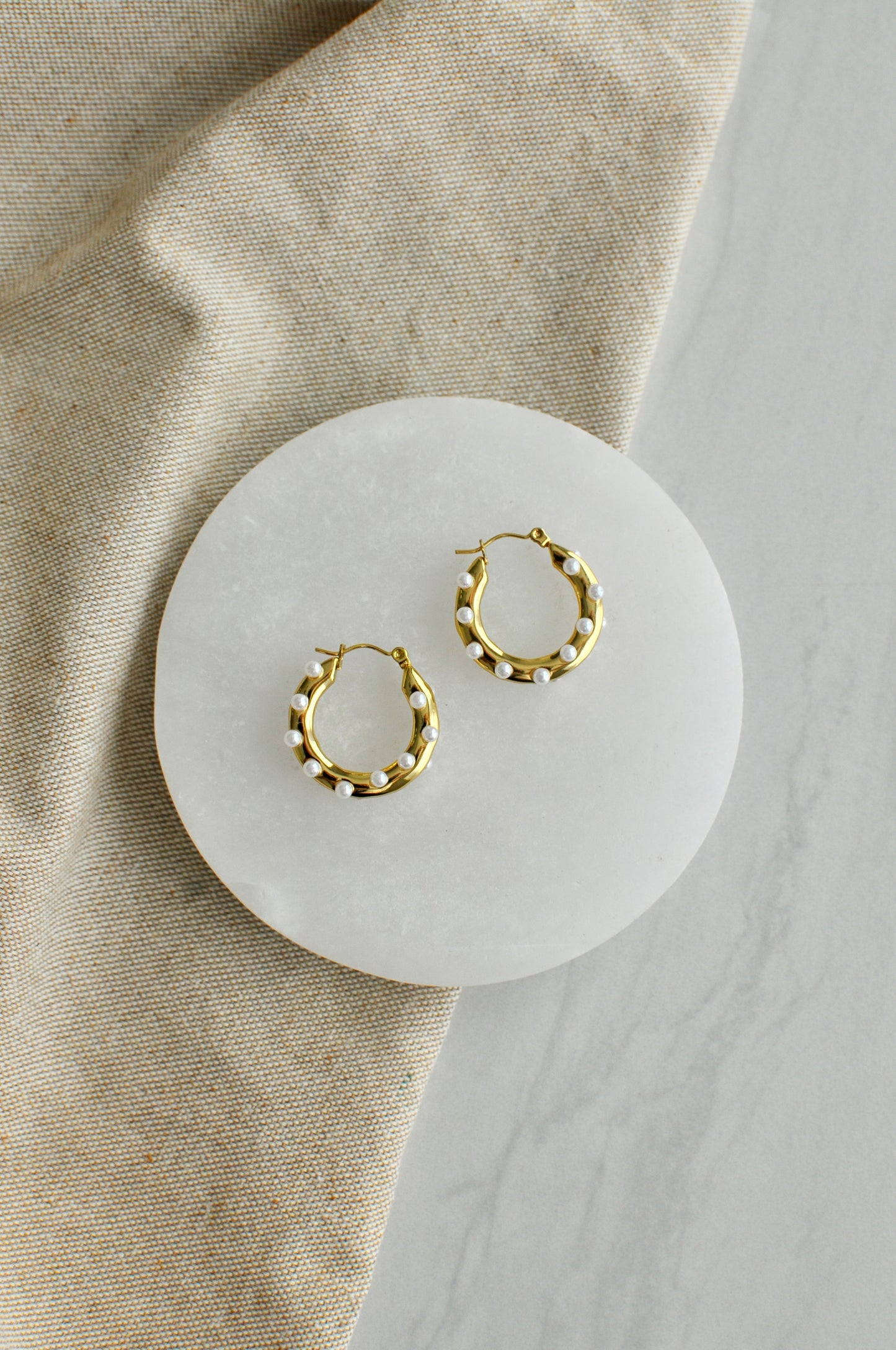 Lexi Pearl Statement Hoops