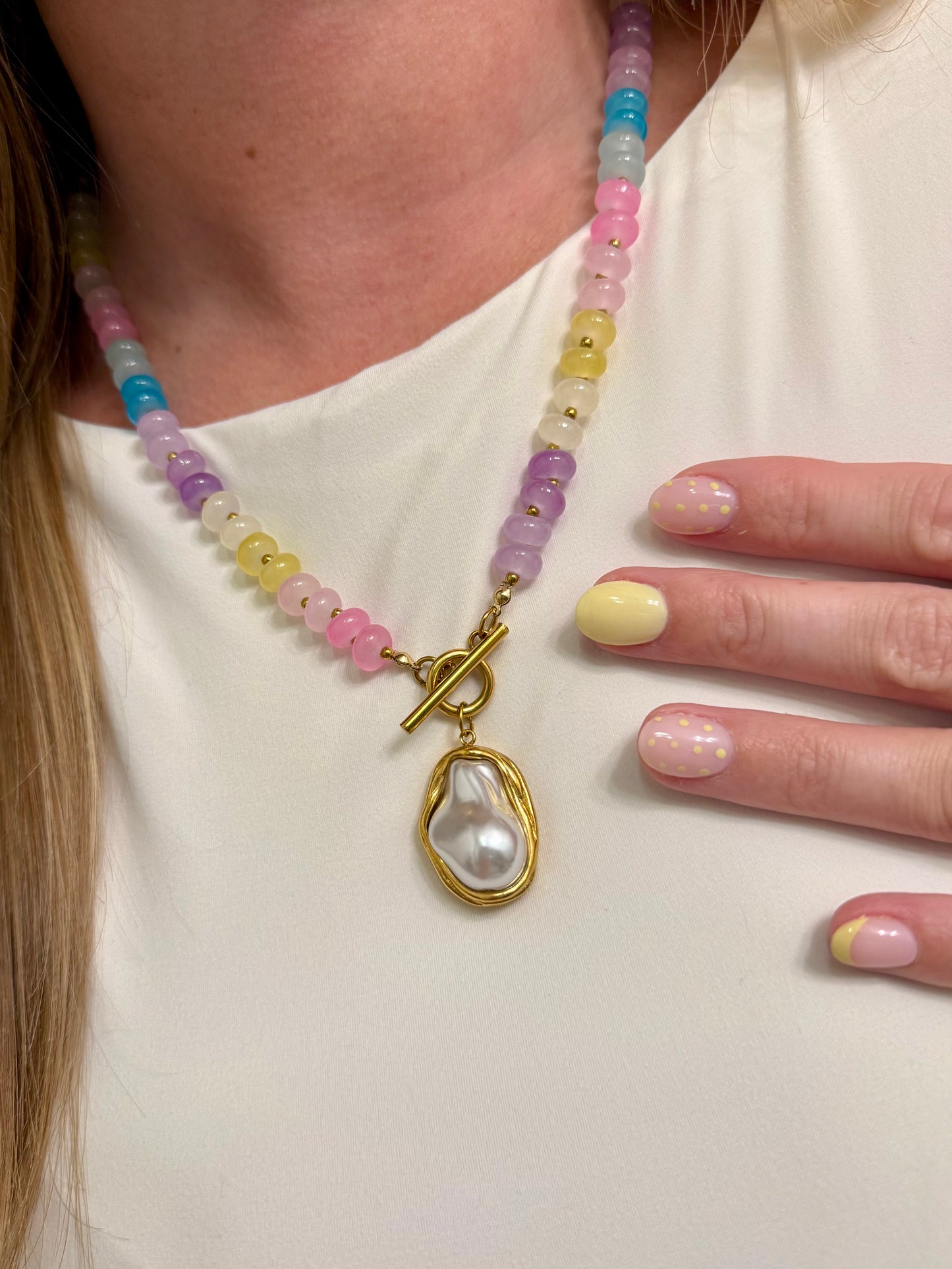 Pastel Pearl Beaded Necklace