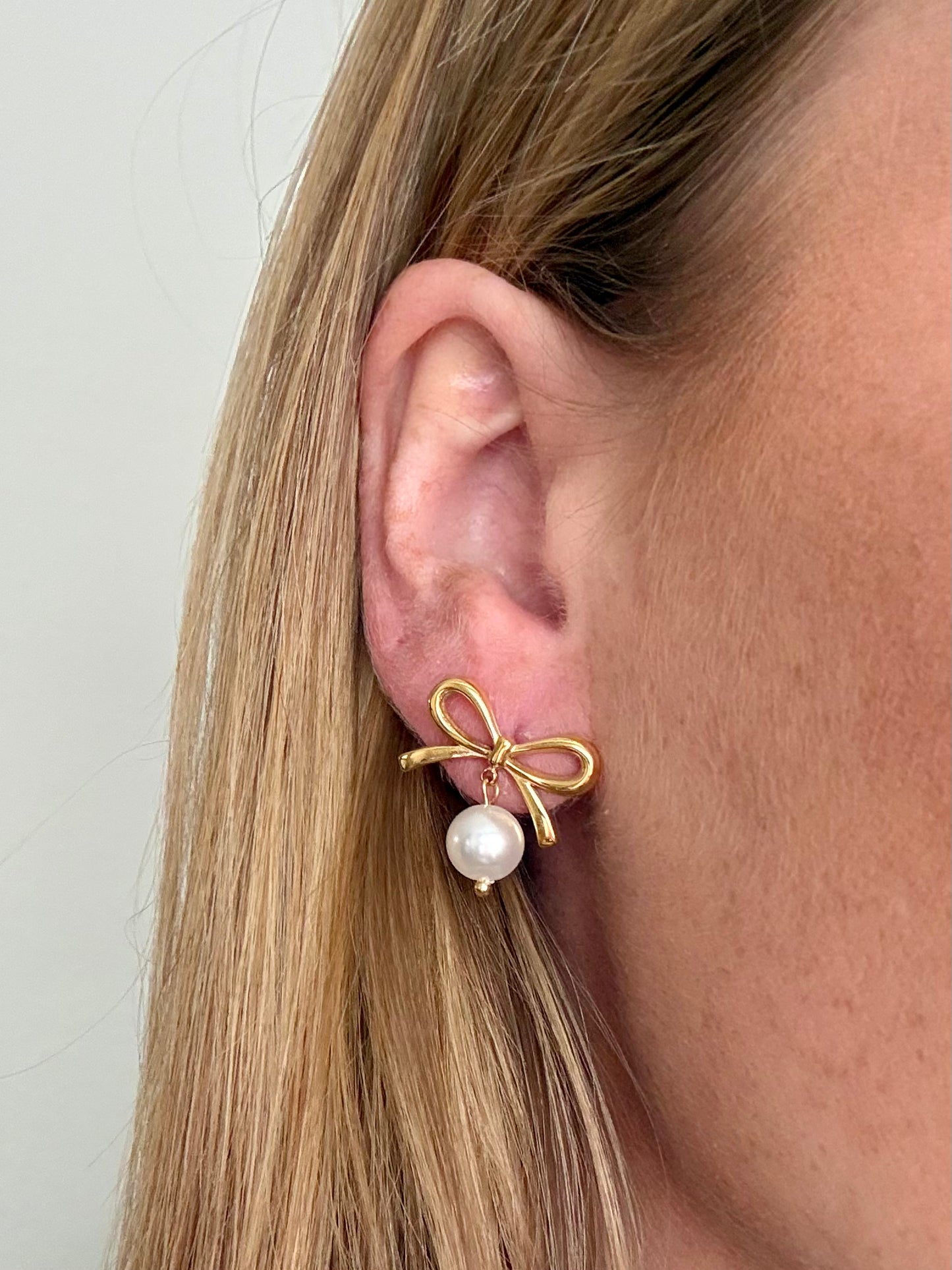 Bow Pearl Studs