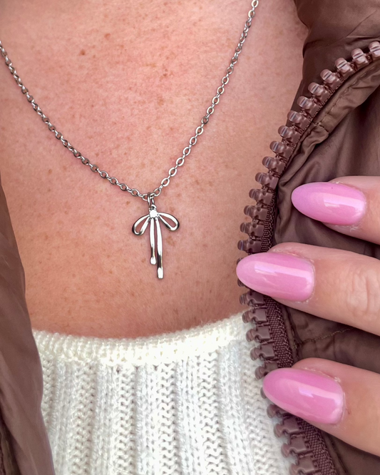 Bow Necklace